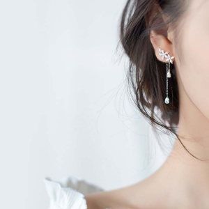 Bông tai đẹp cho nữ kết hợp trang phục